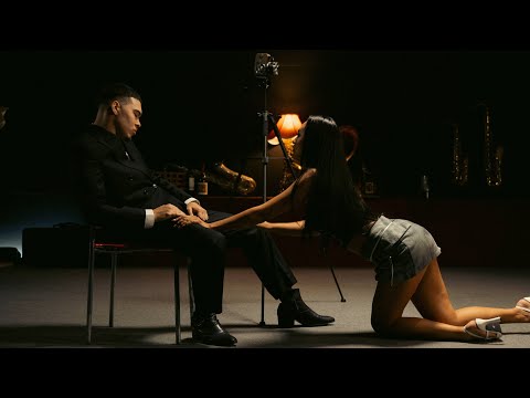 Tobii - Saxo Love (ชุดนอนไม่ได้นอน) (Official Music Video)