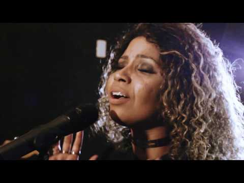 Priscila Cruz - VASO DE BARRO  (Clipe Oficial)