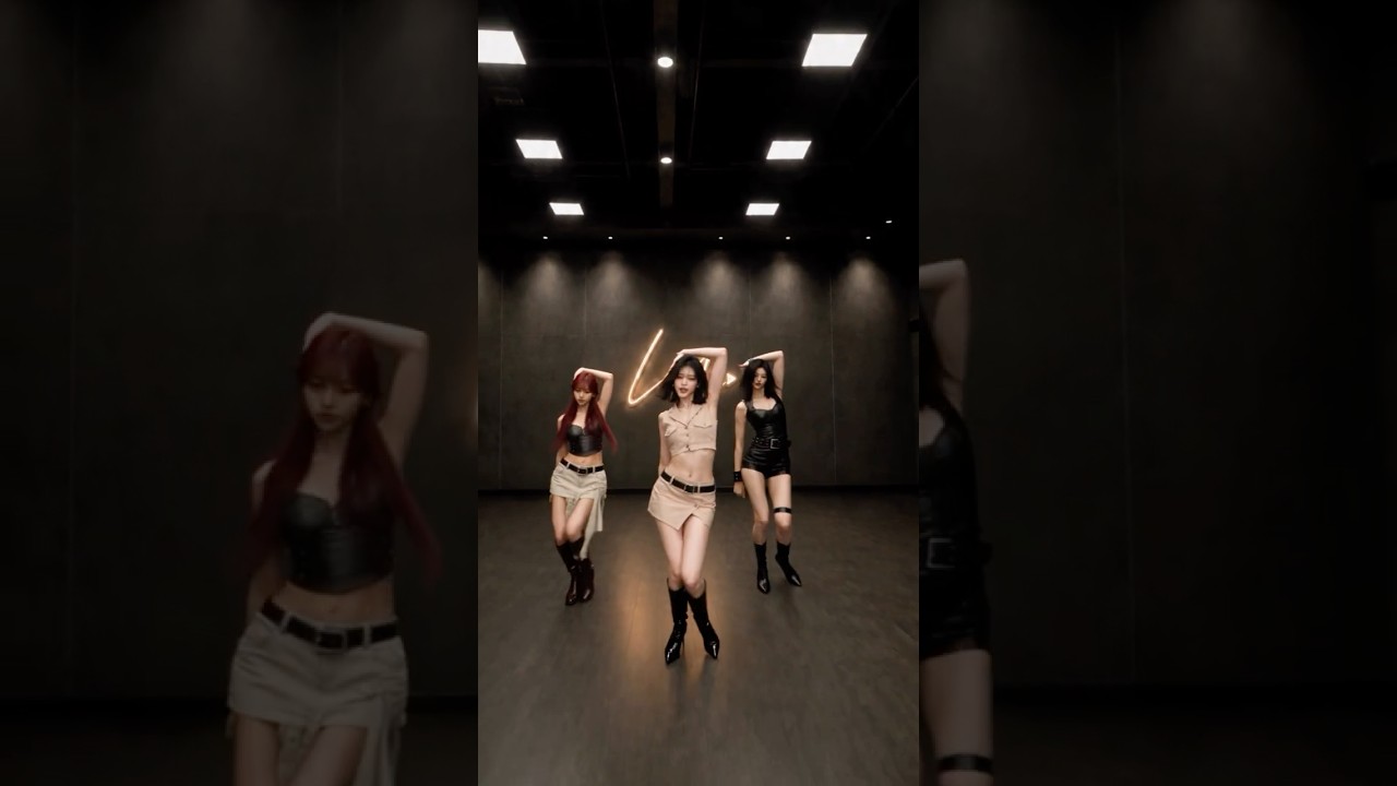 Hanabi 하나비 & Lumina 루미나 & Flore 플로레 dancing* MEOVV