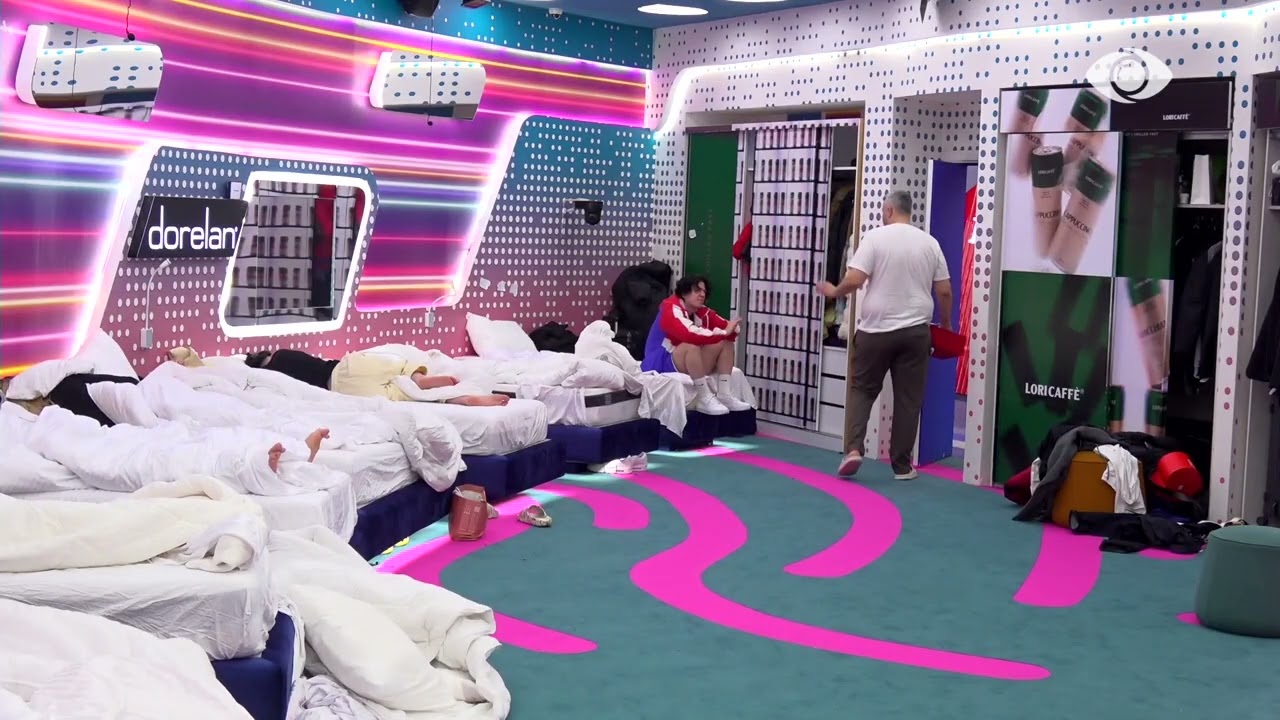 Ik oj shpifësirë…/ Rogerti i kap faqet Malit