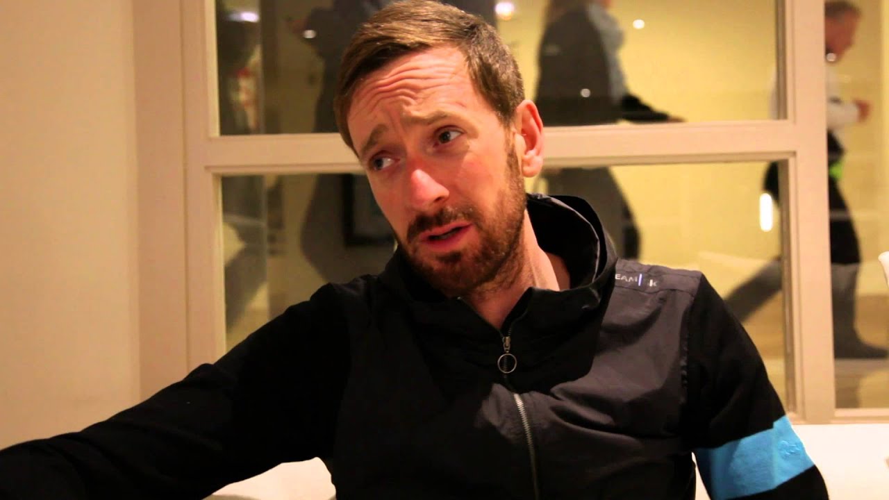 Bradley Wiggins: I'd love to ride the Vuelta - YouTube