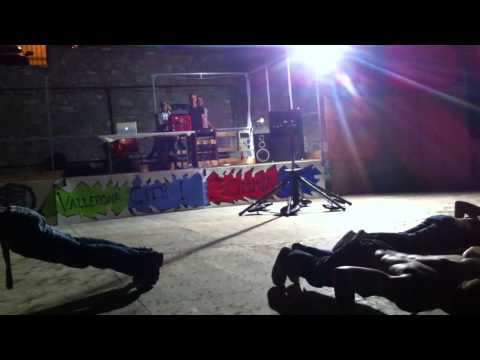 "Trio delle Rose" - Thrift Shop     (intro)