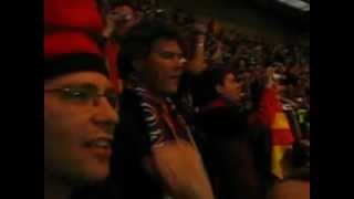 Emocionats cantics pre-partit culers en el Chelsea 1-Barça 1 : Iniesta ens va portar a la GLORIA !