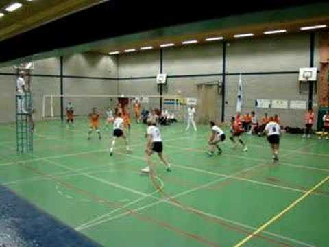 Landstede h2 volleybal spikes