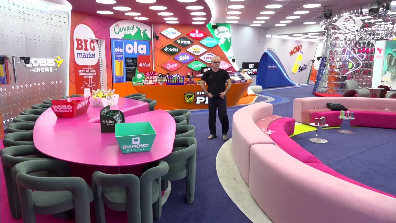 Rogerti i gjuan tenxheres për të zgjuar banorët, Mateo mundohet t’ia marrë nga dora