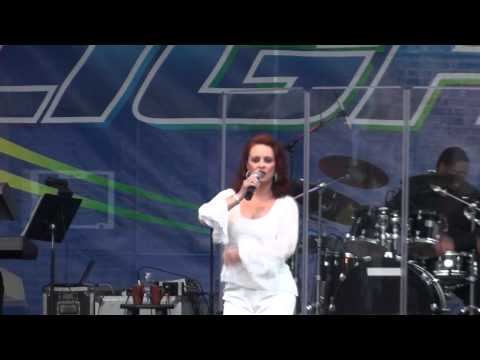 Sheena Easton - Telephone (Long Distance Love Affair) - Market Days 2012