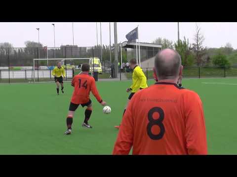 Opjestropdas 12 april 2014 VV De Meern 9 - Kockengen 4 com 7-3 Jos speelt de diepgaande John in