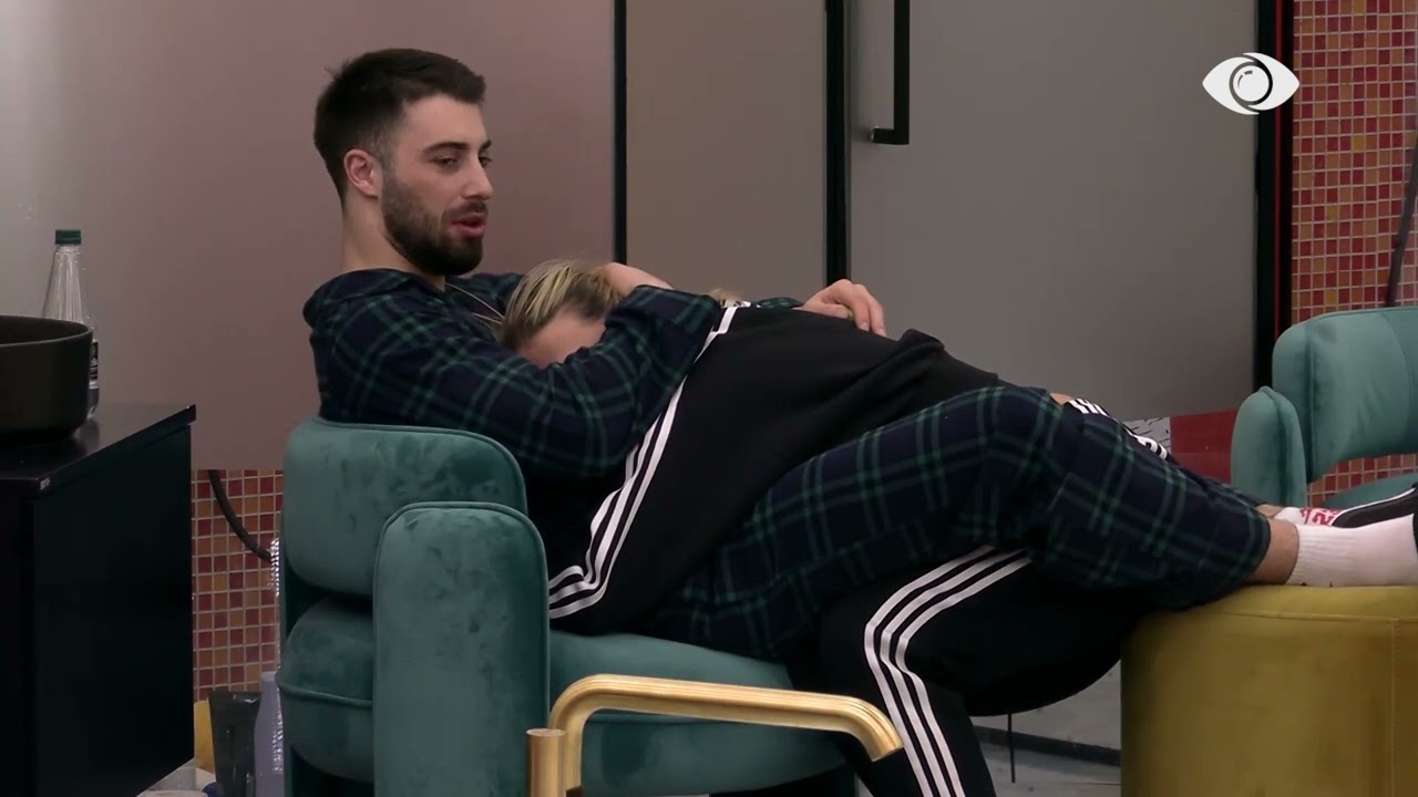 O dashuri.../ Rike do të largohet, Meritoni e mban ‘mbërthyer’: Edhe 5 minuta...