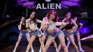 OCTAGON X ALiEN  performance of Missy Elliott Where They From