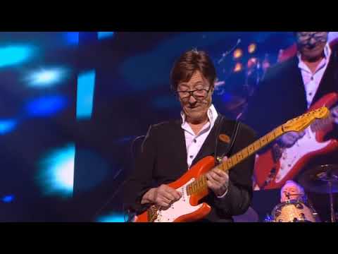 The Shadows - Sleepwalk / Apache (Live in concert with Mr. Hank Marvin guitar solo)