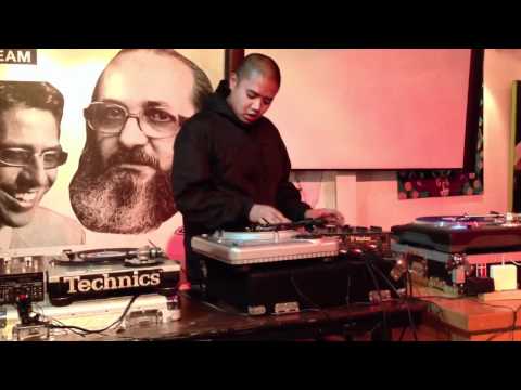 DJ COLOSSAL AND DJ DREW SCRATCHING AT SOL COLLECTOR SKRATCH