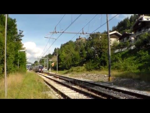 JAZZ ETR. 425 ARRIVO E PARTENZA : STAZIONE DI VERNANTE (CN) 24 - 8 -  2014.