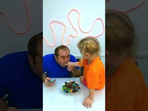 Dad bites baby’s gumball finger 👶🏻😨😂👍👇