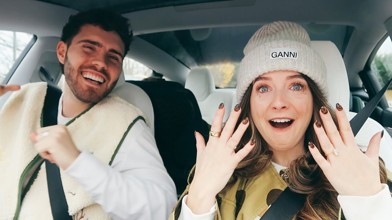 Happy Tears, Christmas LUSH Haul & Does The Tree Fit? | Vlogmas Day 8