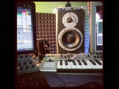 okie collins - tic tac toe (frantic noise remix)