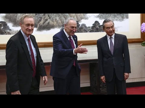 وفد من مجلس الشيوخ الأميركي يجتمع مع وزير الخارجية الصيني في بكين