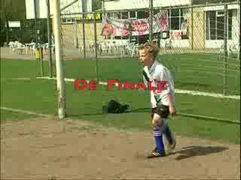 Attack Soccer City bij Emos in Enschede: Panna, 4 tegen 4, voetbalclinic