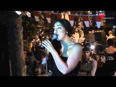 Joan Franka performing Ace of Base's All that she wants at the Dutch party in Baku