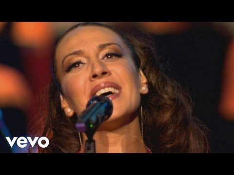 Monica Naranjo - Desatame (Directo Mexico)