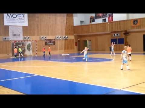 2014-03-01 Přátelské utkání FŠ Most roč. 2005 vs. 2004 (6:10)