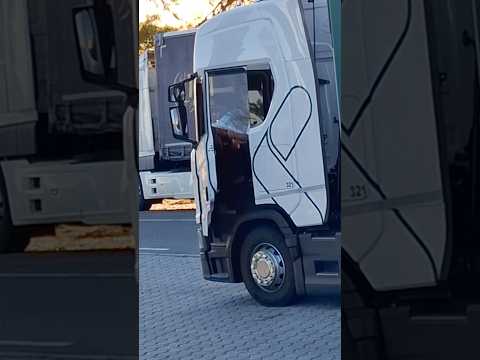Kolega Use Paper Map #trucking