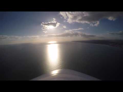 Flight lessons with FTA : Time-lapse of a Diamond DA42  - Landing at EGKA