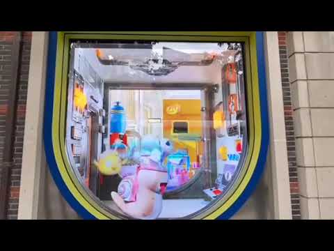 Naked Eye 3D Case - Shanghai Snail 3D Projection