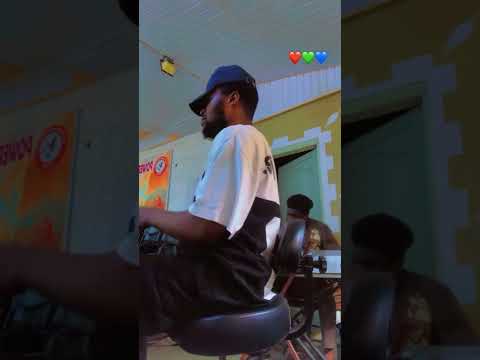 Omg 😱 this drummer is a good🔥