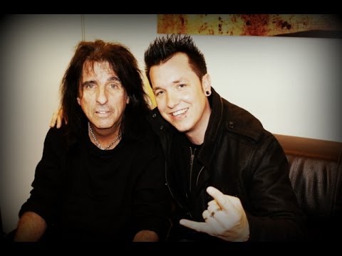 2010 - Interviews with a Legend - Alice Cooper