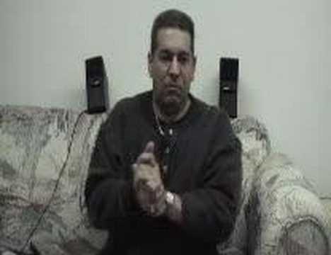 manualist plays rockin around the xmas tree on his hands!