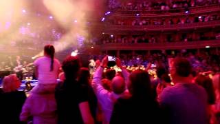 Guus Meeuwis Per spoor in The Royal Albert    Tent op z&#39;n kop