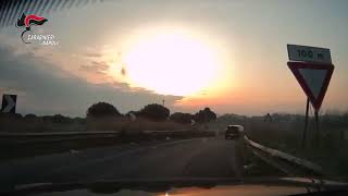 le-immagini-del-lungo-inseguimento-dei-carabinieri-nel-napoletano