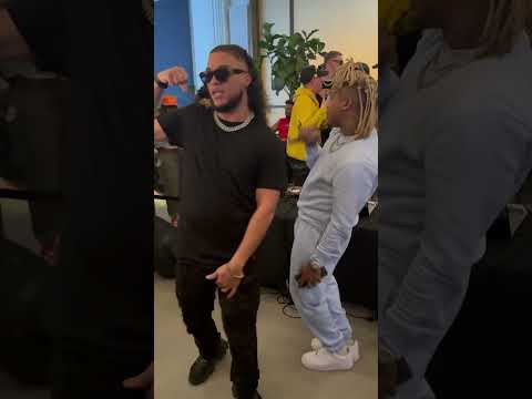 @wxllweeks & @taylorricard previewing their single “Work”