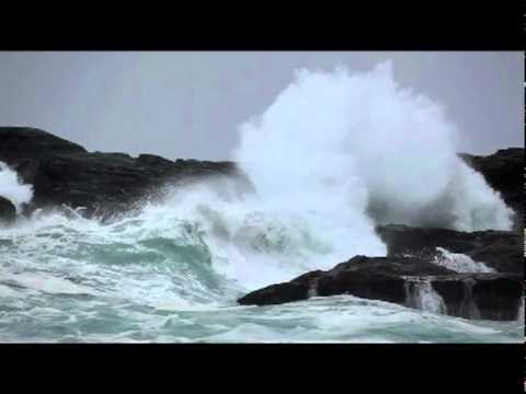 Storm Watching in Tofino BC - The Wickaninnish Inn