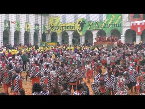 Battaglia arance piazza Ottinetti 28 febbraio - Carnevale Ivrea 2017