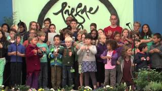 preview picture of video 'Trẻ em hát trong khóa tu tiếng Hà Lan tại EIAB'
