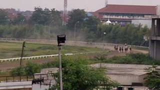 preview picture of video 'final klas remaja 1600m kejurnas serie 1 2010, (Tolak Balak)'