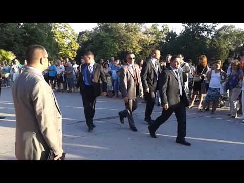 Failed assassination .good bodyguards