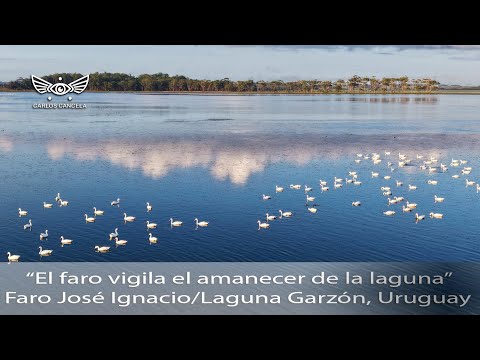 "El faro vigila el amanecer de la laguna", José Ignacio/Laguna Garzón, Maldonado, Uruguay.