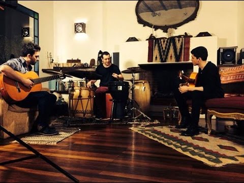 Dos Más Uno - La Carpera