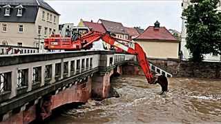 preview picture of video 'Hochwasser Döbeln 2013'