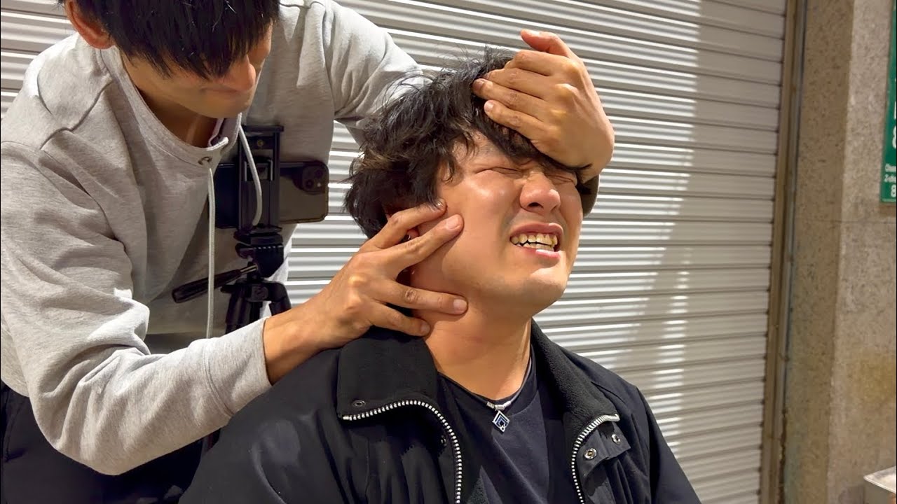 ASMR 固い！ガチガチ肩の男性を肩甲骨はがしでゴリゴリマッサージ