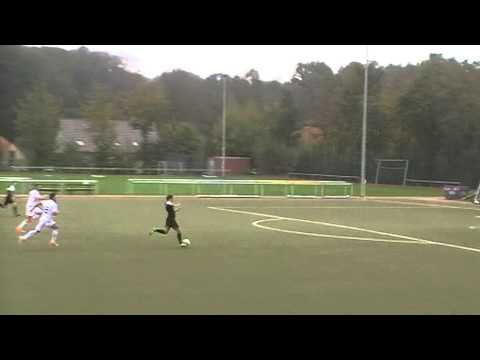 BW Hollage U19 vs BV Cloppenburg U19 - Johannes Getmann erzielt mit einem feinen Heber das 0:3