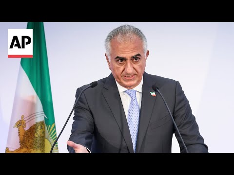 Exiled Crown Prince Reza Pahlavi rises during protests in Iran