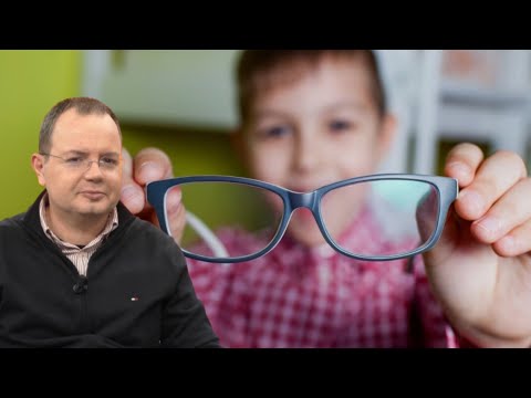 Nga picërrimi i syve tek… ja shenjat që tregojnë se fëmija ka probleme me shikimin