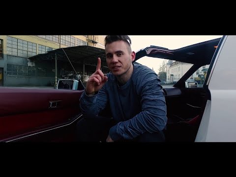 Fenix - "Biały chłopak frunie" (prod. APmg)