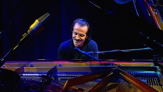 Yanni – “Nostalgia“ - Live on Broadway!