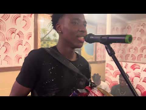 PUXAN KEL GAITA ( Gilito Freire ) Cotxi po diferente