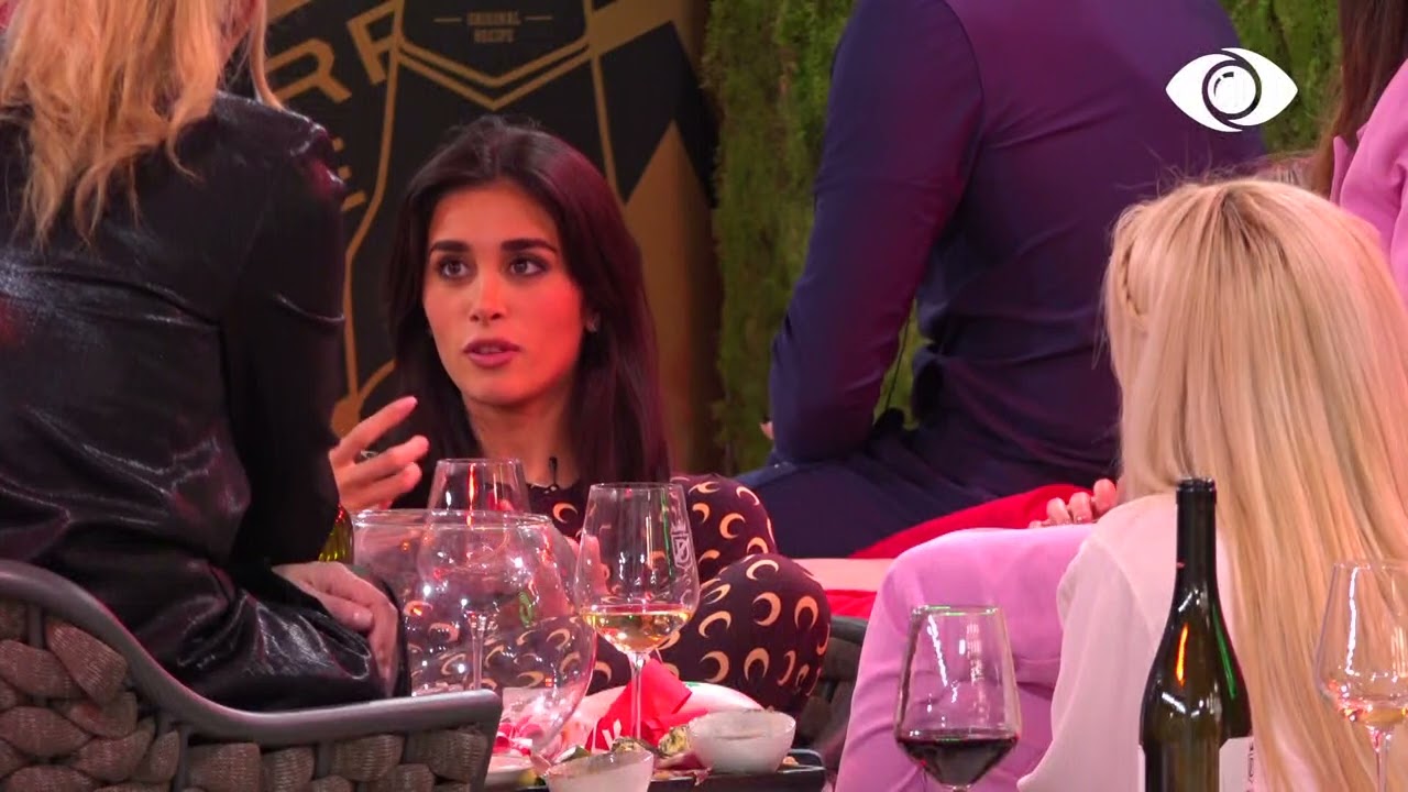 Mbrëmja e Vajzave/ A do pranoje të bëje një set fotografik nudo?