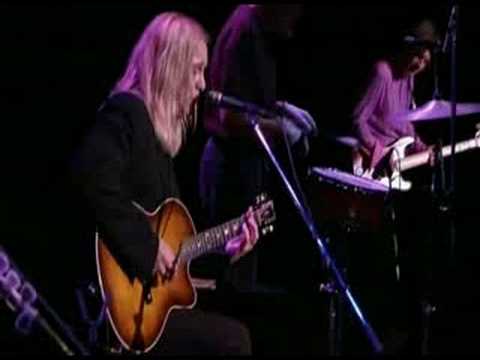 I Don't Love Here Anymore cover
